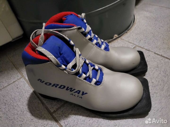 Лыжные ботинки размер 32, 33