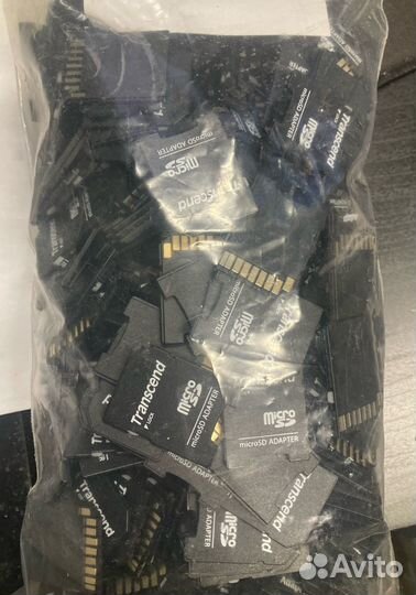 Адаптеры microSD-SD много, разных брендов