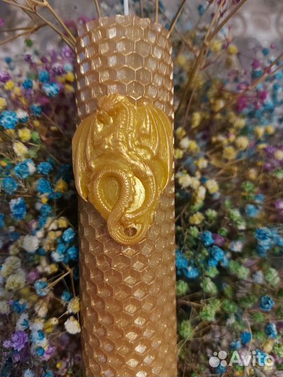 Новогодние свечи из вощины с символом года -Дракон