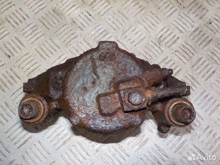 Суппорт передний левый Chevrolet Tahoe I