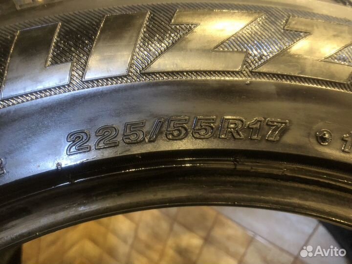 Bridgestone Blizzak Spike-01 2.25/55 R17