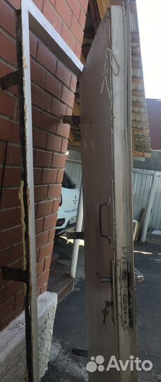 Металлическая дверь бу