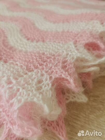 Палантин вязаный новый ручной работы