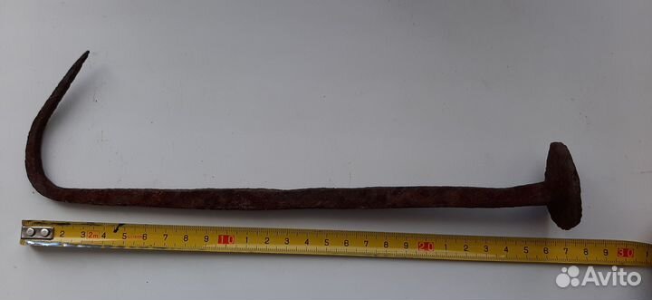 Старинный гвоздь