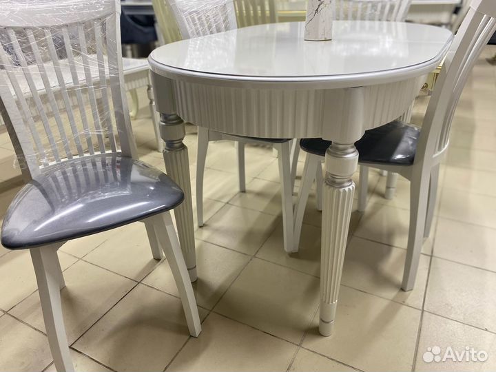 Кухонный стол раскладной белый