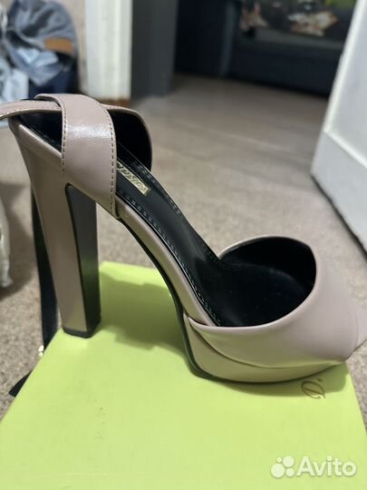 Босоножки женские 39 размер