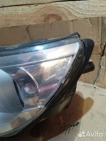 Фара передняя левая Volkswagen Tiguan