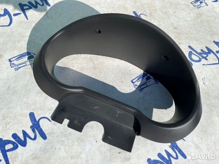 Накладка торпеды передняя правая Subaru Impreza