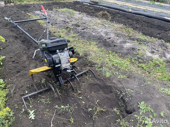 Вспашка земли мотоблоком культиватором