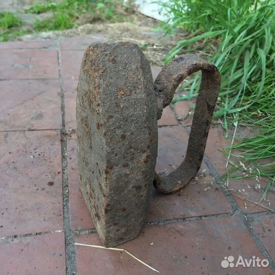 Утюг чугунный старинный