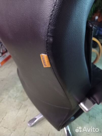 Кожаное кресло руководителя бу