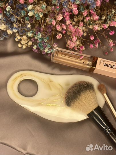 Палитра для визажиста из эпоксидной смолы