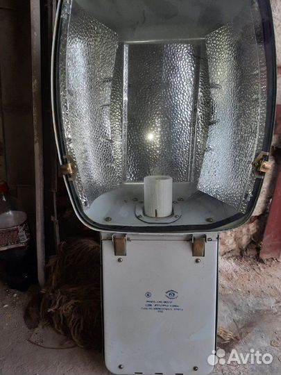 Фонарь уличного освещения