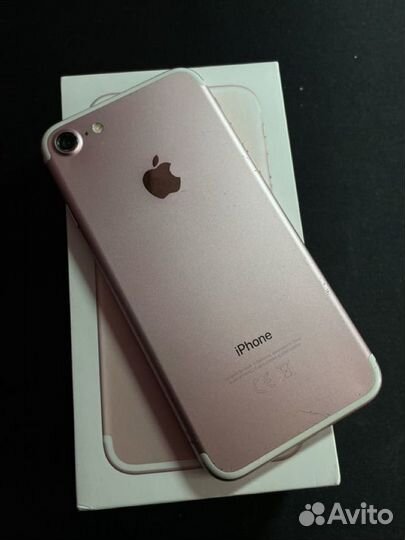 Телефон iPhone 7