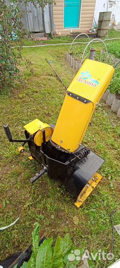 Снегоуборочная приставка к мотоблоку