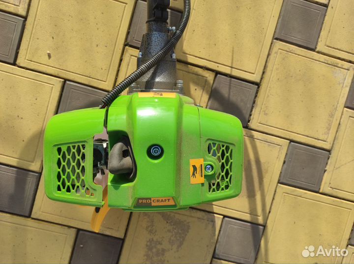 Коса бензиновая