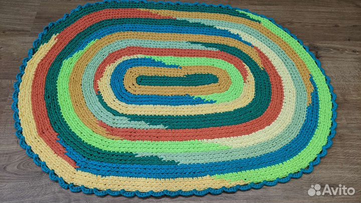 Коврик вязаный
