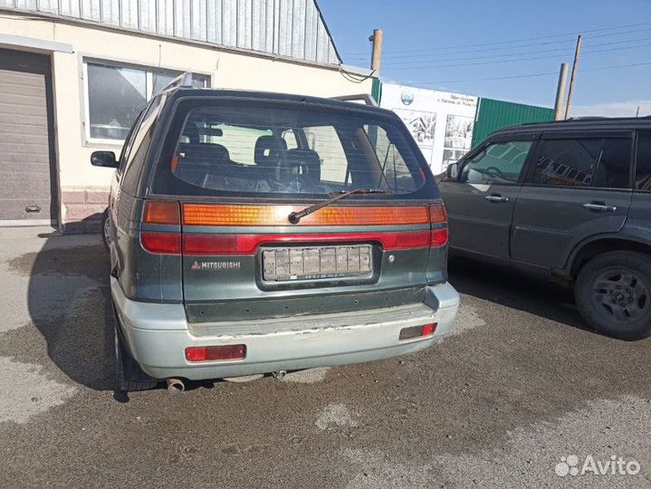 Рейлинг правый Mitsubishi Space Wagon 2