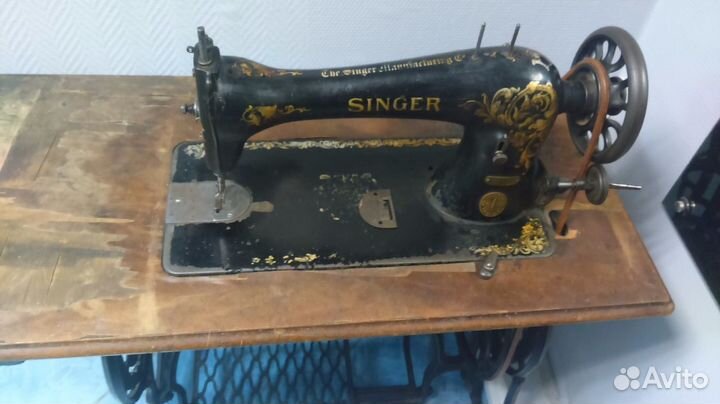 Швейная машина 