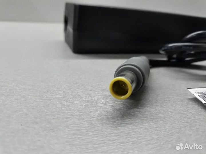 Блок питания для ноутбука Lenovo 20V 4,5A Pitatel