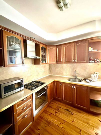 Дом 190 м² на участке 16 сот.