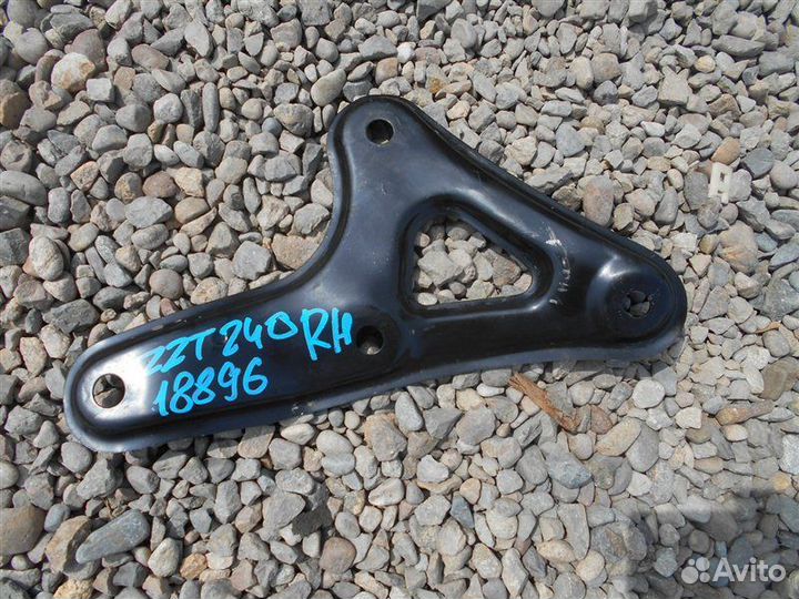 Кронштейн балки двигателя правый Toyota Allion