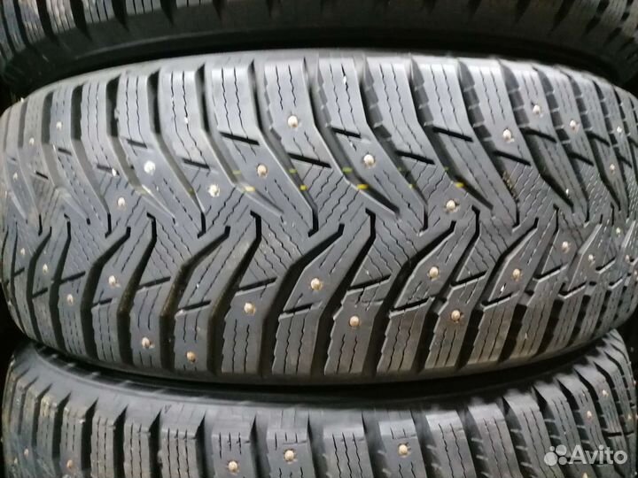 Nokian Tyres Hakkapeliitta 8 SUV 215/65 R16