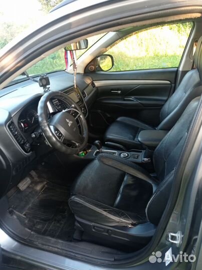 Mitsubishi Outlander, 2012