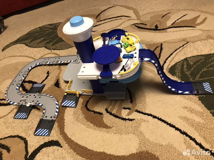 Детская парковка для машинок