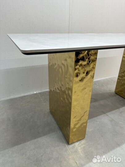 Обеденный стол