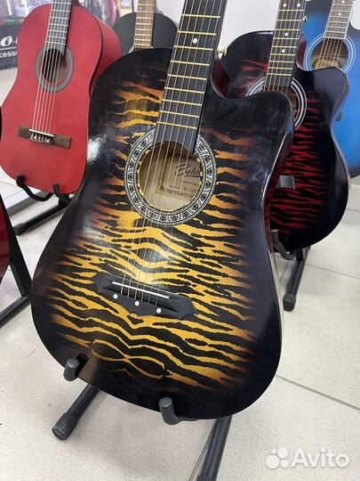 Акустическая гитара