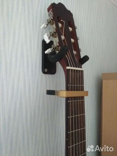 Крепление для гитары настенное