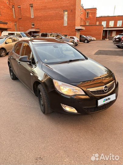 Opel Astra 1.4 AT, 2011, 140 000 км