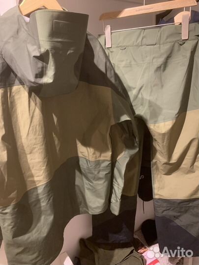 Горнолыжный костюм Peak Perfomance