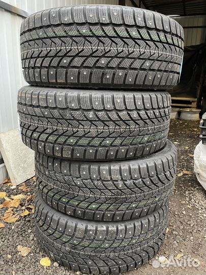 Tri Ace Snow White II 245/50 R18 104H