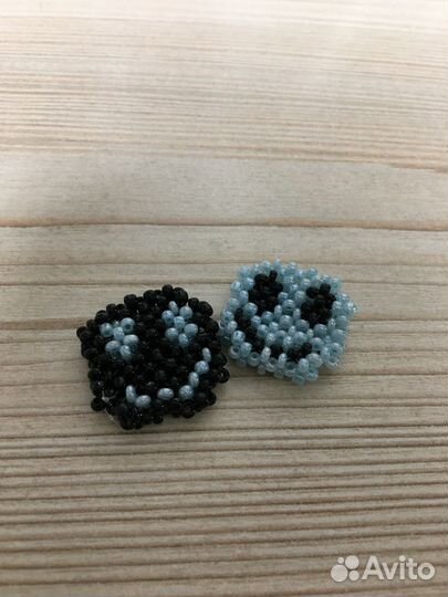 Смайлик из бисера объёмный