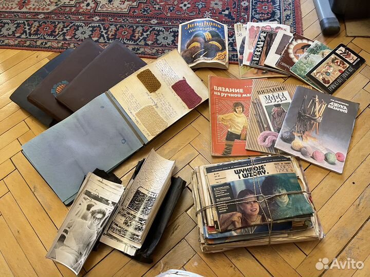 Коллекция книг журналов открыток по вязанию
