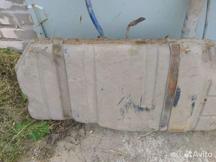 Бензобак с бензонасосом б. У. На 99