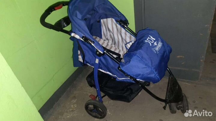Прогулочная коляска