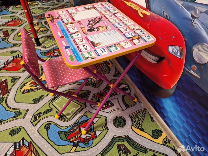 Стол письменный детский