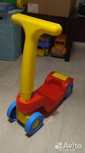 Самокат для малышей четырехколесный