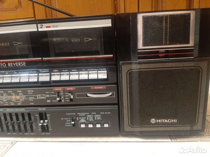 Винтажная магнитола Hitachi TRK-W550e