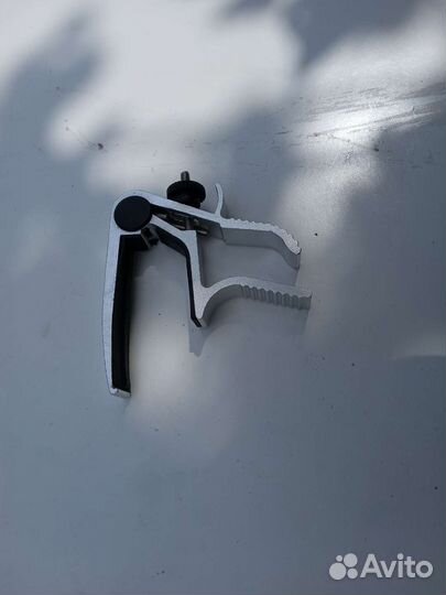 Каподастр для гитары