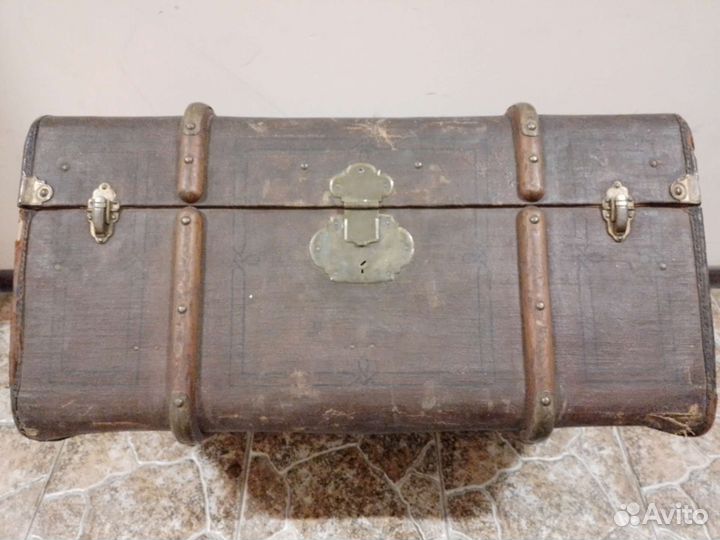 Сундук старинный каретный 19 век модный