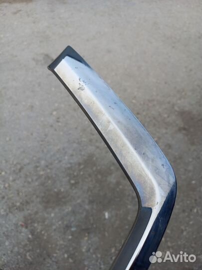 Молдинг решетки радиатора Subaru Forester SJ