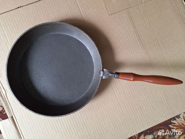 Чугунная сковорода СССР с чапельником