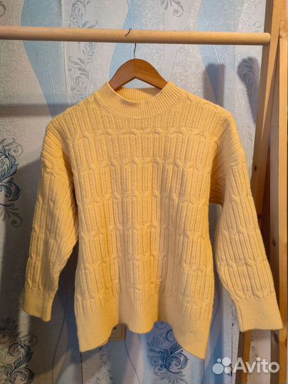 Джемпер жёлтый