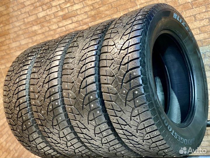 Bridgestone Blizzak Spike-02 SUV 235/65 R17