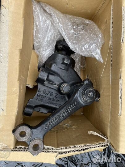 Рулевой редуктор новый w201 190e