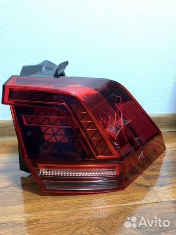 Фара (оригинал) правая задняя в крыло на VW Tiguan